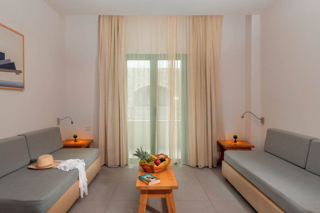 CHQ_84219_Erato_Beach_Hotel_0922_12.jpg
