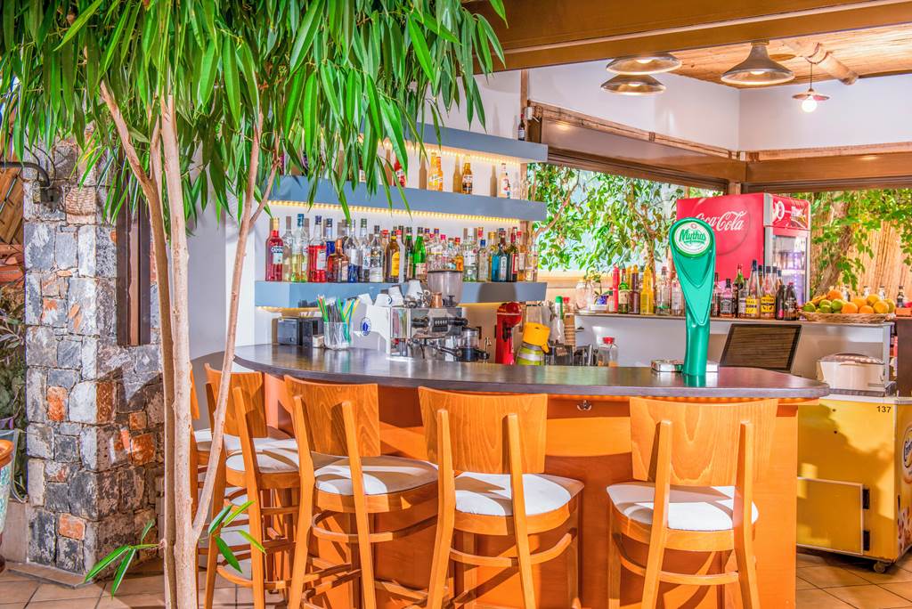 CHQ_84219_Erato_Beach_Hotel_1023_02.jpg