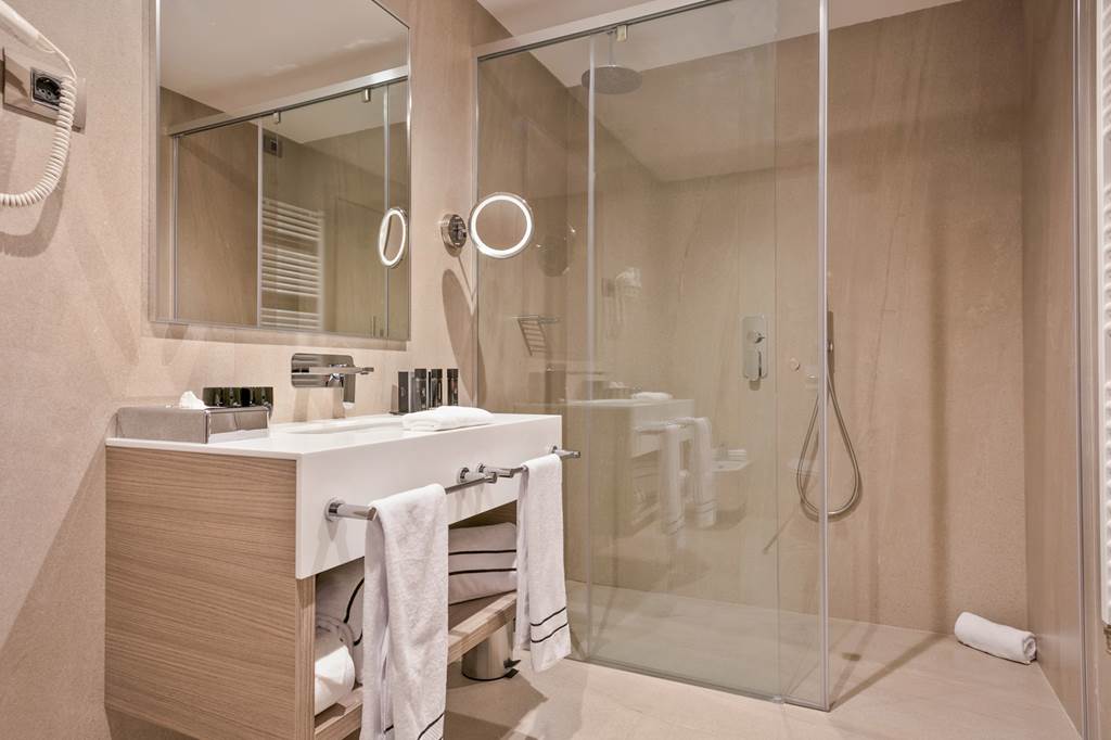 TIV_87178_Hotel_Ami_Petrovac_0124_02.jpg