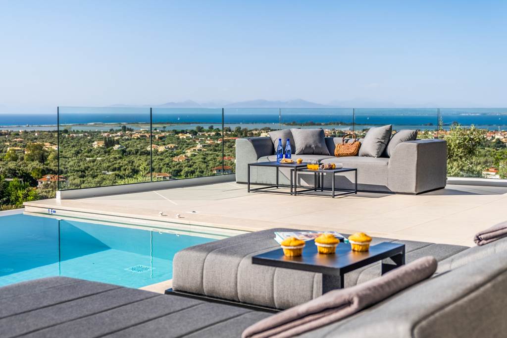 PVK_83903_Villa_Above_the_Blue_0622_22.jpg