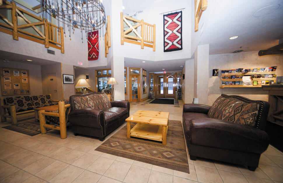 Brewsters-Mountain-Lodge-5.jpg