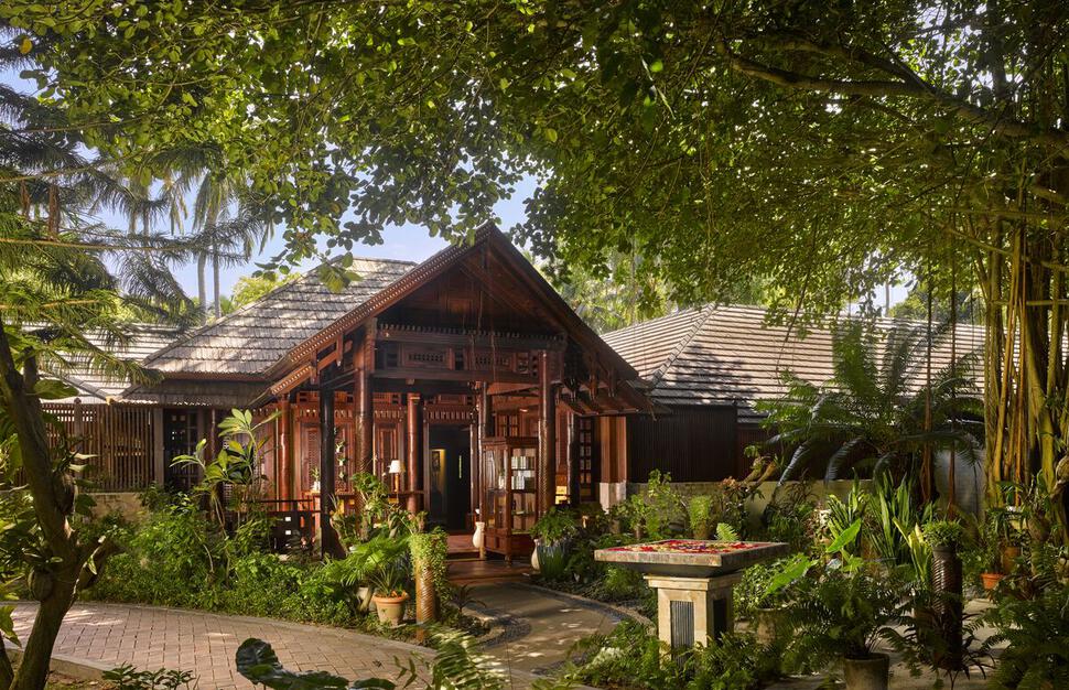 Royal-Island-Resort-Spa-19.jpg