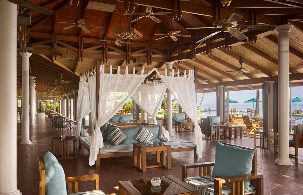 Royal-Island-Resort-Spa-15.jpg
