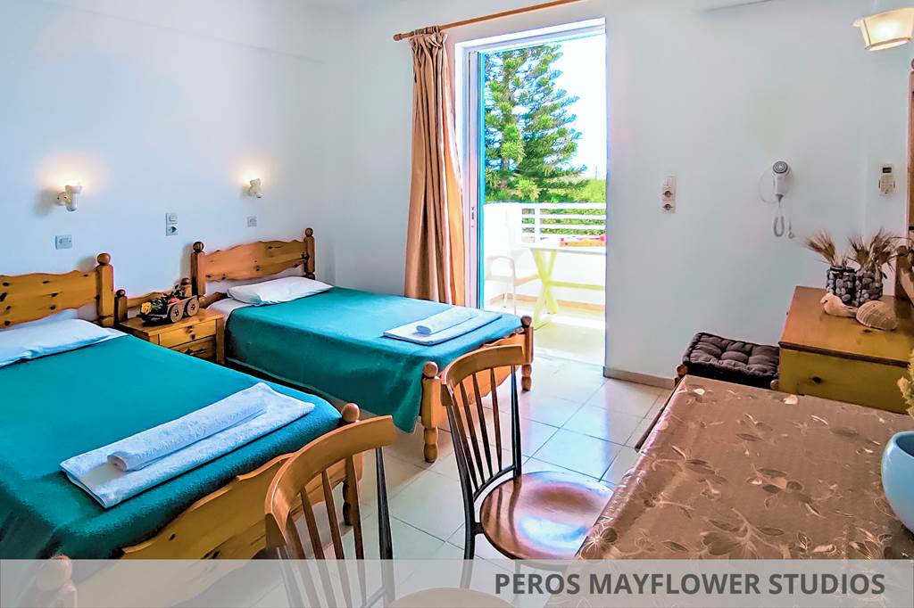 KGS_85748_Peros_Mayflower_Family_Studio_0823_29.jpg