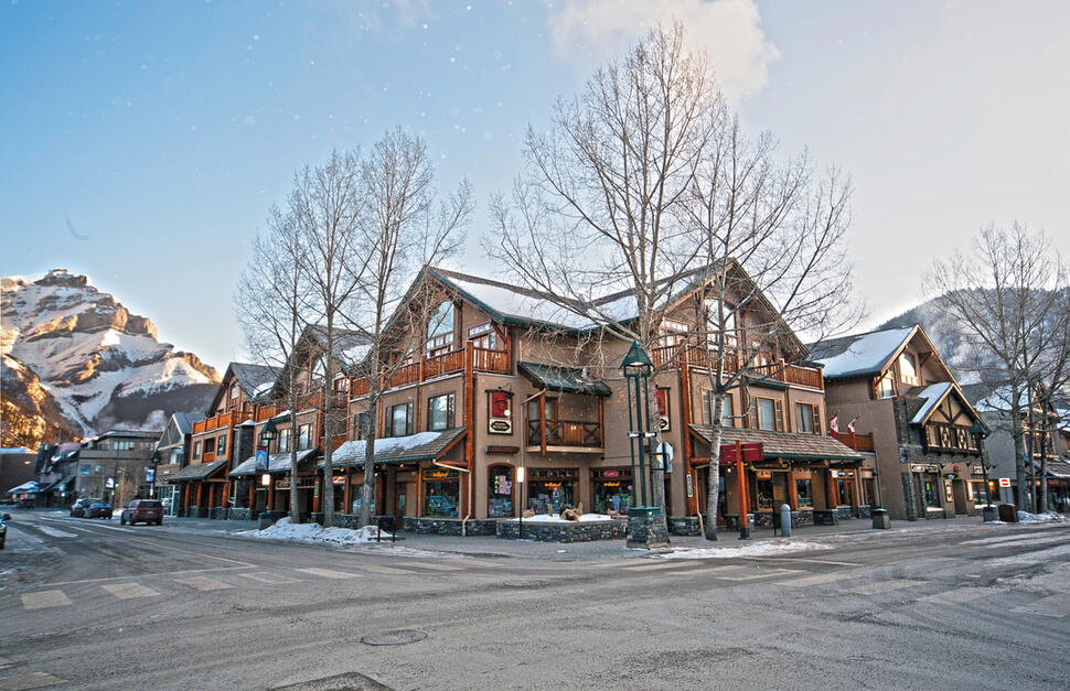 Brewsters-Mountain-Lodge-6.jpg