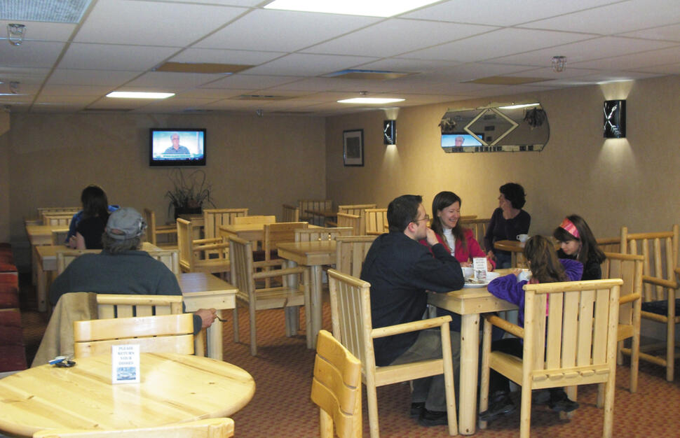 Brewsters-Mountain-Lodge-3.jpg