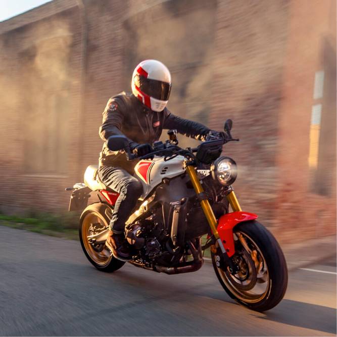 Yamaha XSR900