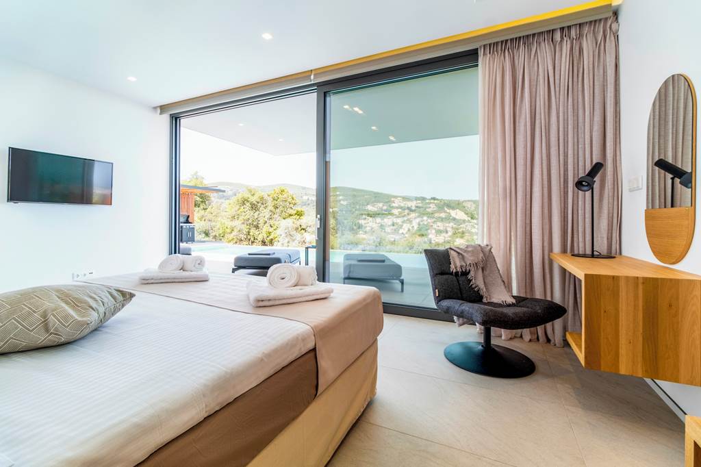 PVK_83903_Villa_Above_the_Blue_0622_12.jpg