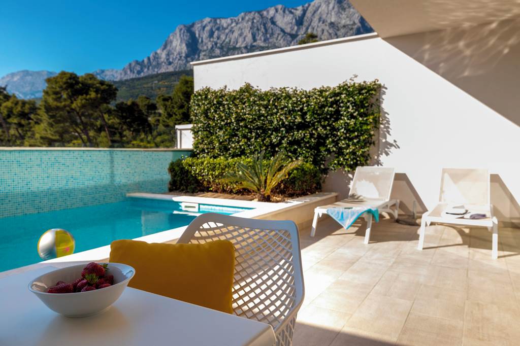 SPU_85054_Romana_Beach_Apartments_1223_11.jpg