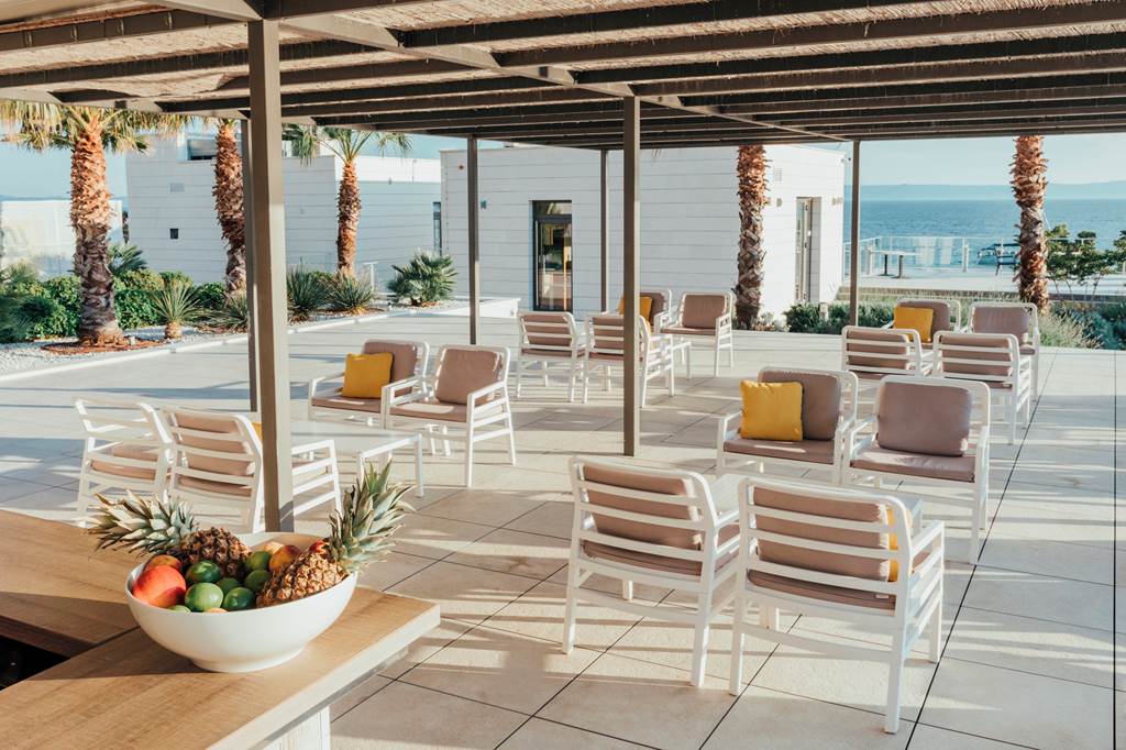 SPU_85054_Romana_Beach_Apartments_0323_43.jpg