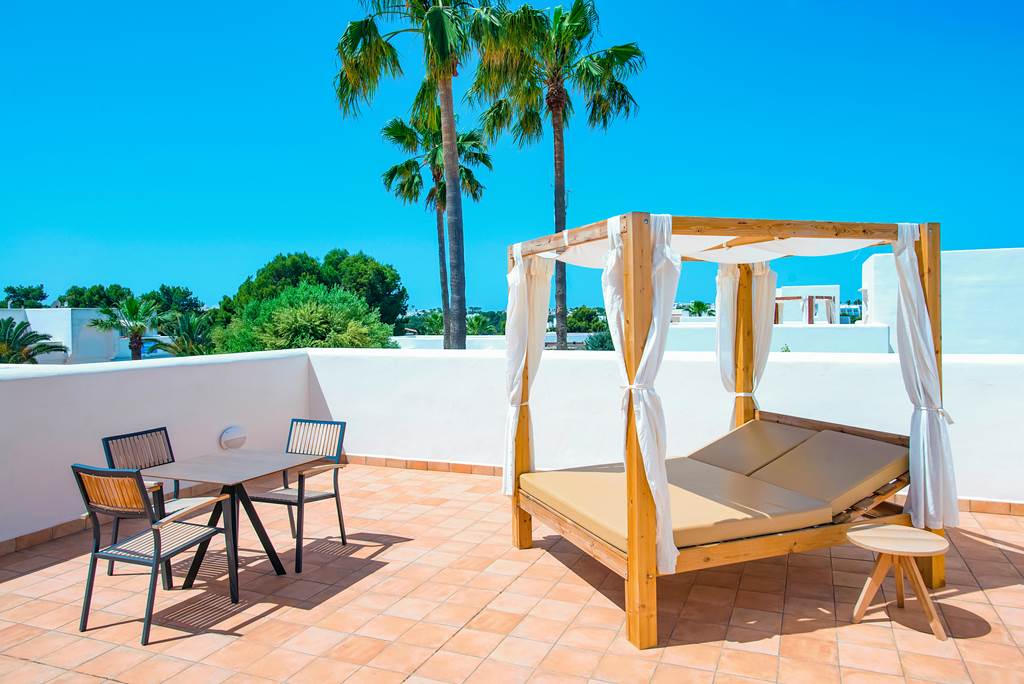 PMI_83357_Eques_Petit_Resort_0822_23.jpg