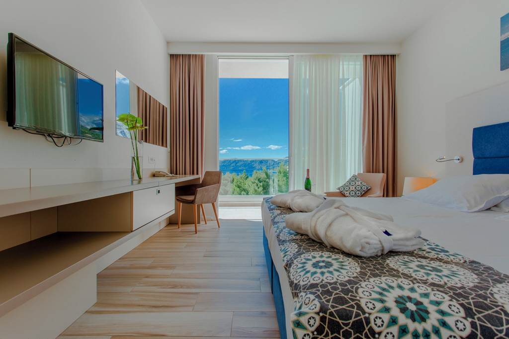 SPU_85054_Romana_Beach_Apartments_0323_29.jpg