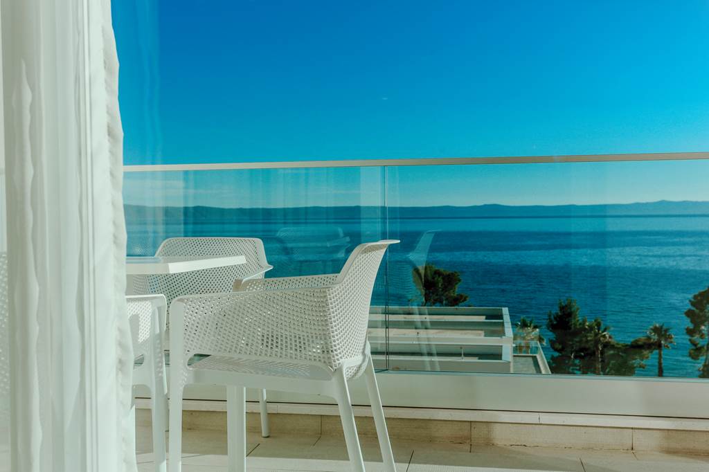 SPU_85054_Romana_Beach_Apartments_0323_32.jpg