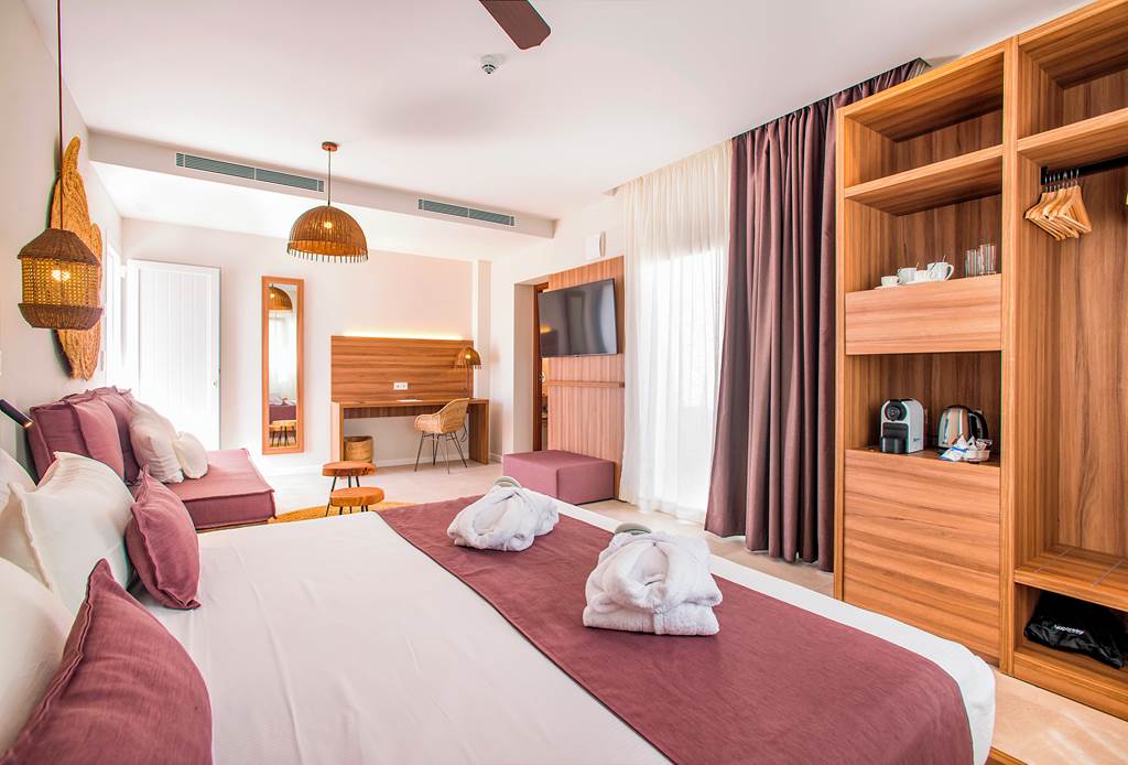 PMI_83357_Eques_Petit_Resort_0822_30.jpg