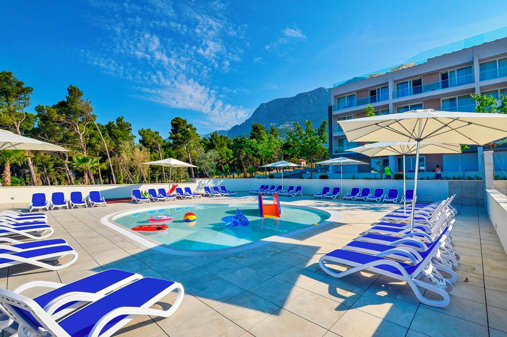 SPU_85054_Romana_Beach_Apartments_0324_04.jpg