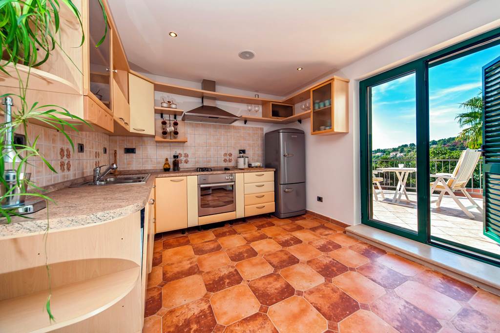SPU_84753_Villa_Rasotica_Split_1222_02.jpg