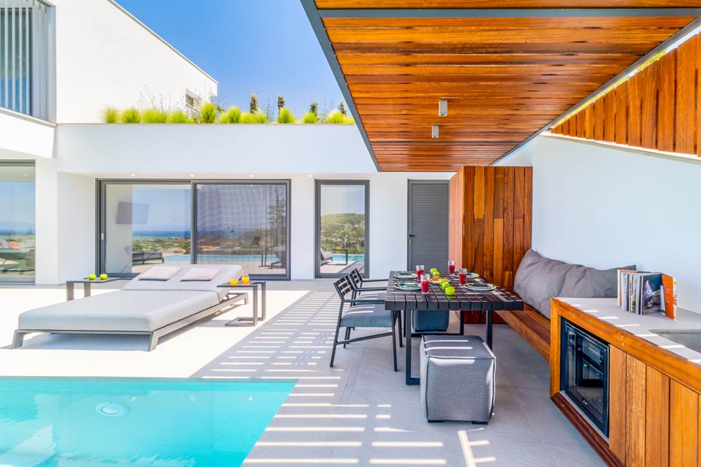 PVK_83903_Villa_Above_the_Blue_0622_20.jpg