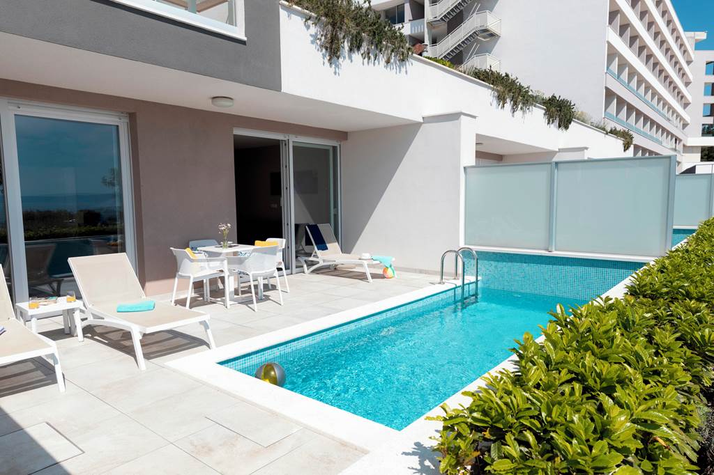 SPU_85054_Romana_Beach_Apartments_1223_12.jpg