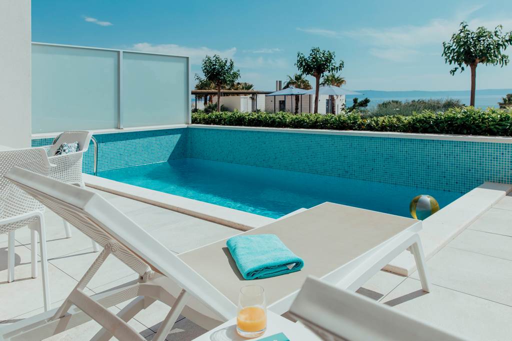 SPU_85054_Romana_Beach_Apartments_1223_15.jpg