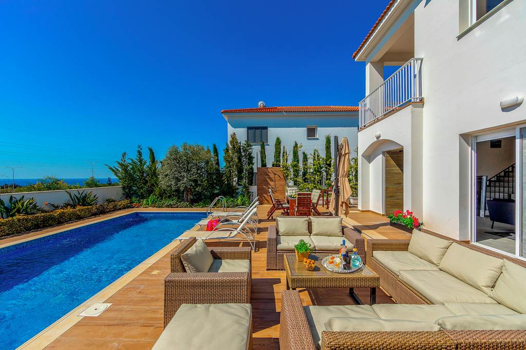 LCA_86630_Villa_Napa_Bay_View_2_1223_02.jpg