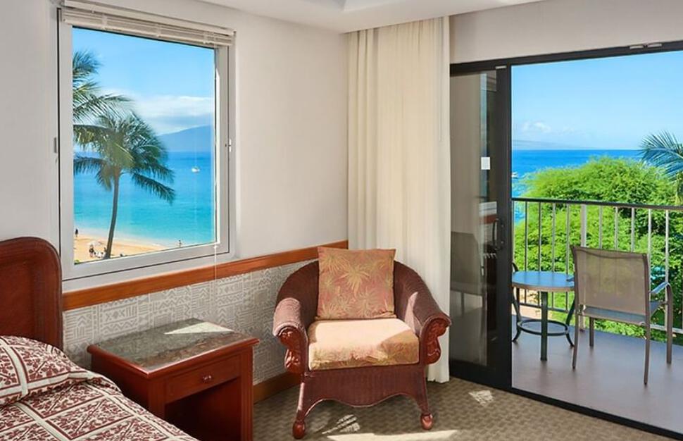 Outrigger-Kaanapali-Beach-Resort-14.jpg