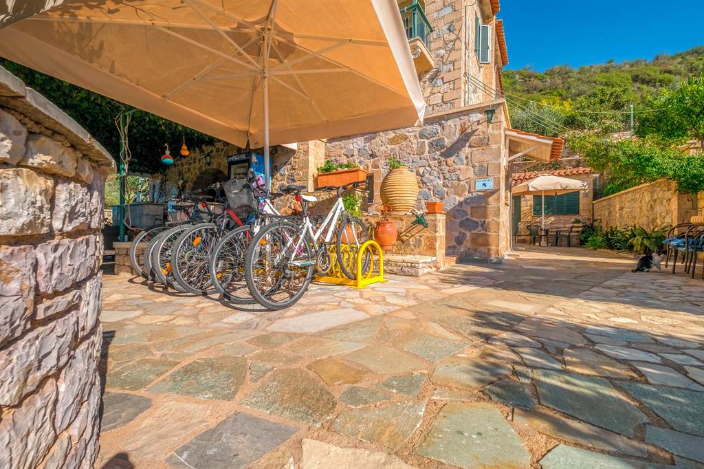 KLX_85716_Palataki_Villas_0823_04.jpg