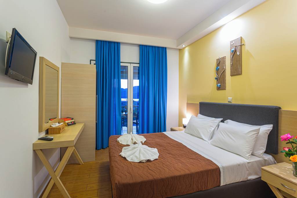 KLX_85716_Palataki_Villas_0823_18.jpg