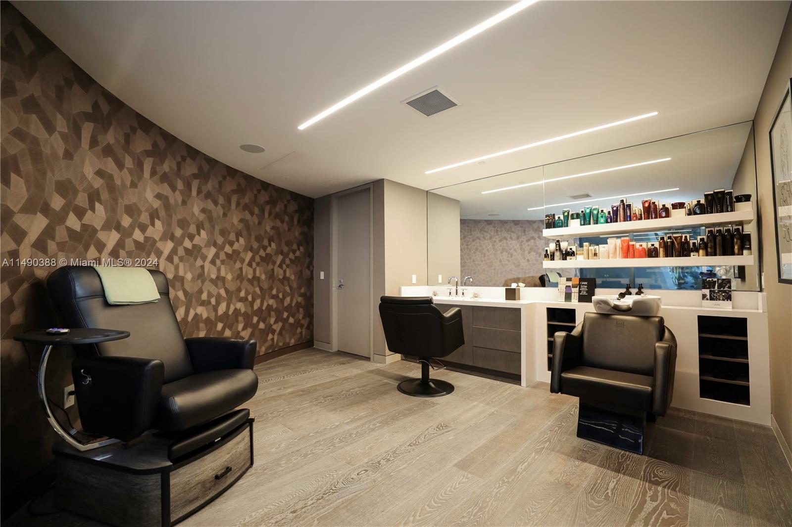 Real estate property located at 1000 Biscayne Blvd #1002, Downtown, Miami, Florida