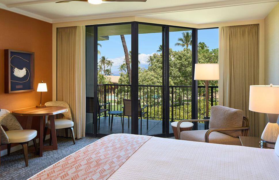 Outrigger-Kaanapali-Beach-Resort-4.jpg