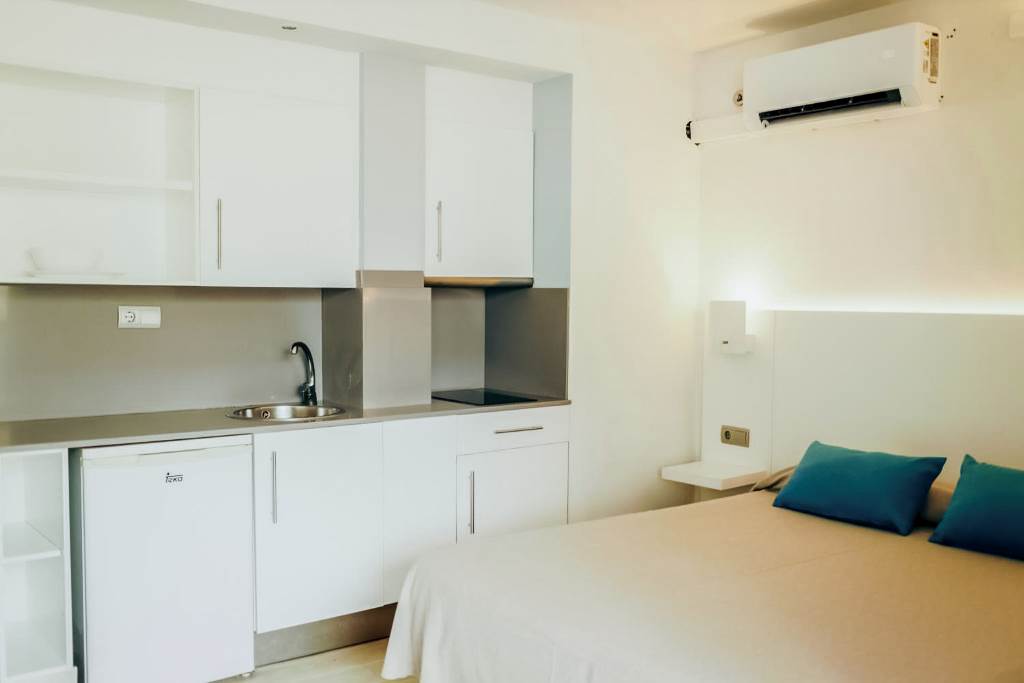 IBZ_85634_Bora_Bora_Apartments_Ibiza_0624_01.jpg