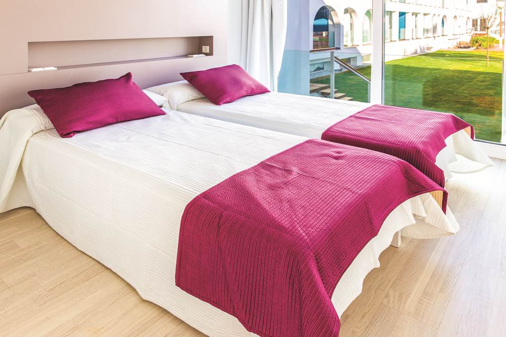 IBZ_4619_Ebano_Select_Apts_0615_06.jpg