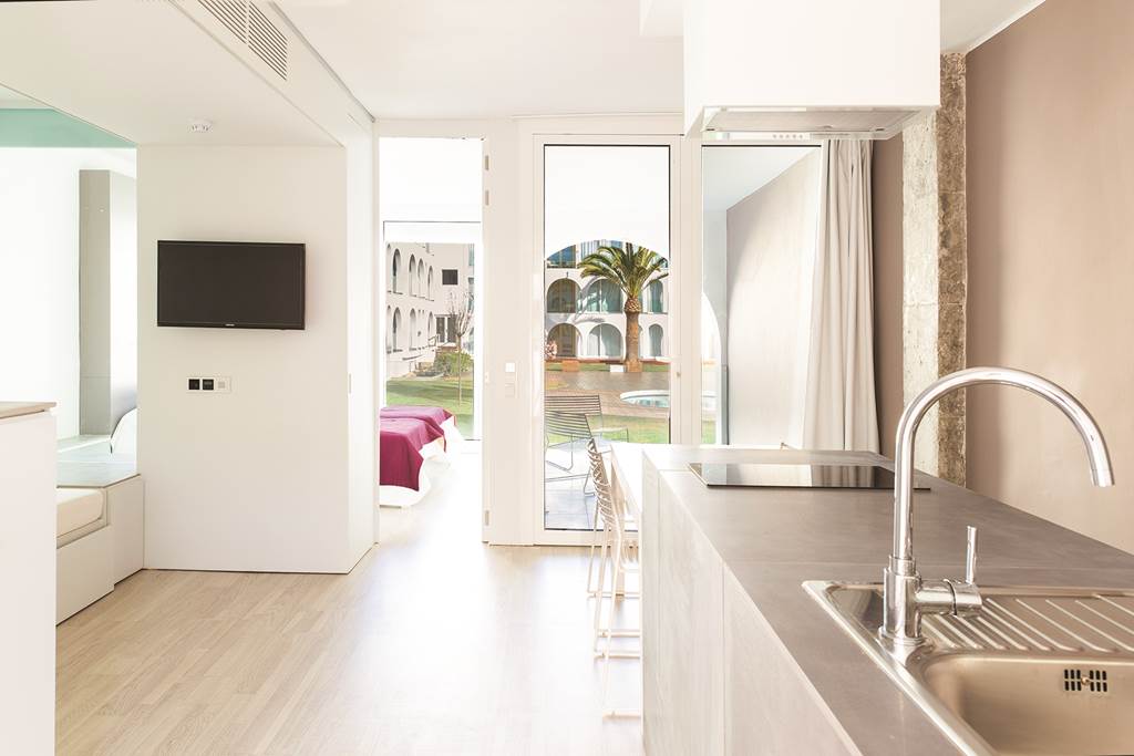 IBZ_4619_Ebano_Select_Apts_0715_04.jpg