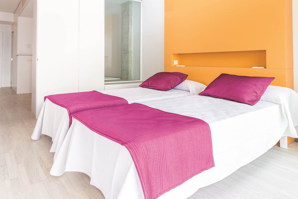 IBZ_4619_Ebano_Select_Apts_0615_05.jpg