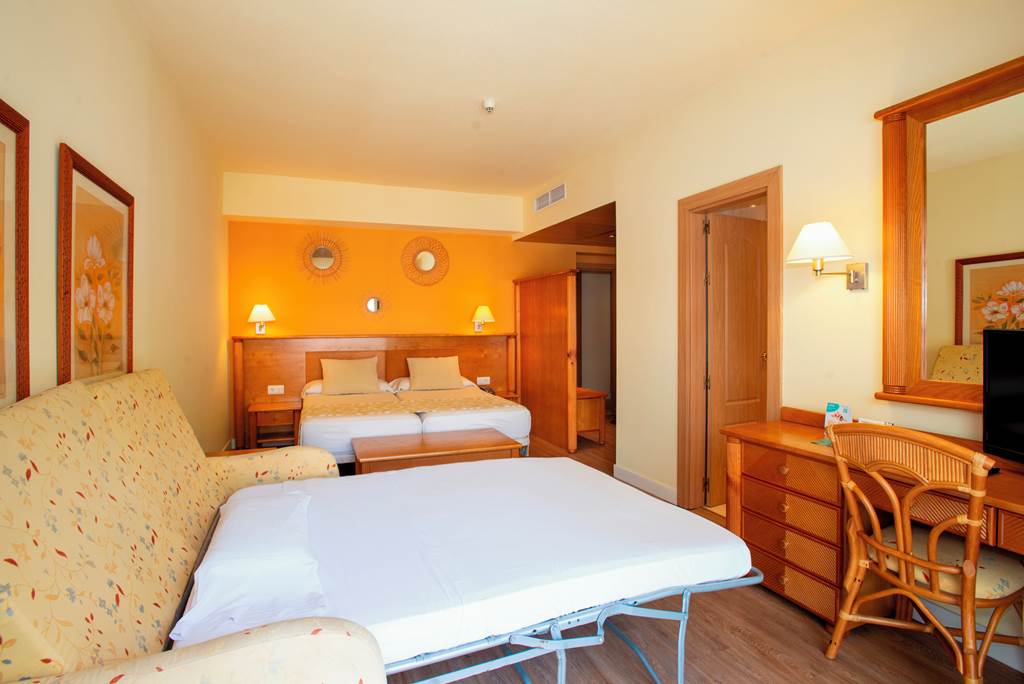 PMI_85484_Ona_Palmira_Suites_0824_06.jpg