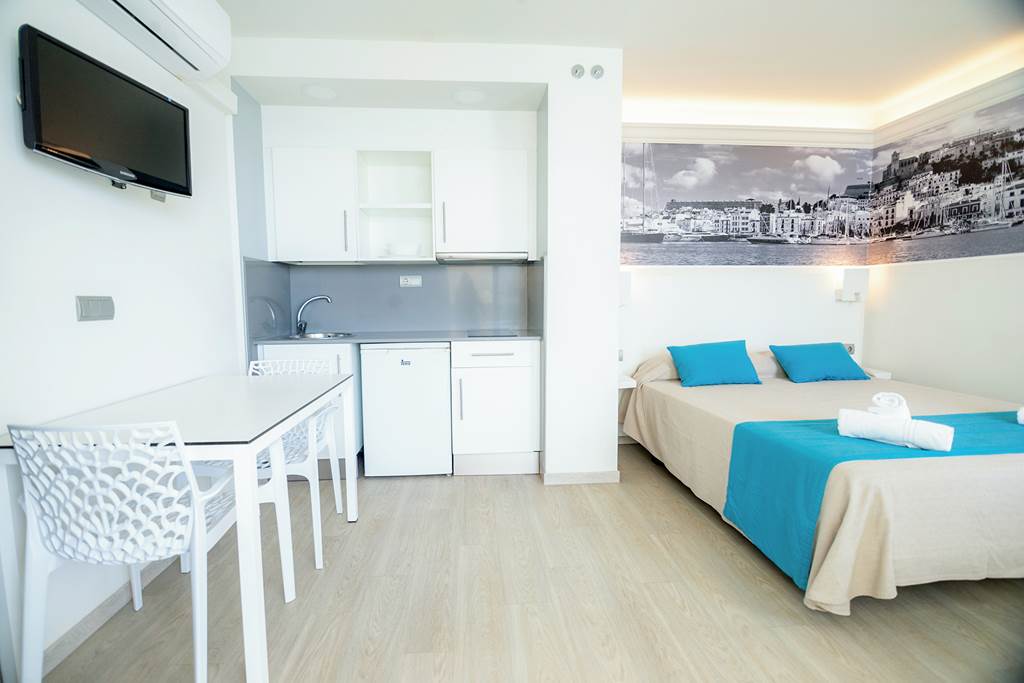 IBZ_85634_Bora_Bora_Apartments_0623_07.jpg