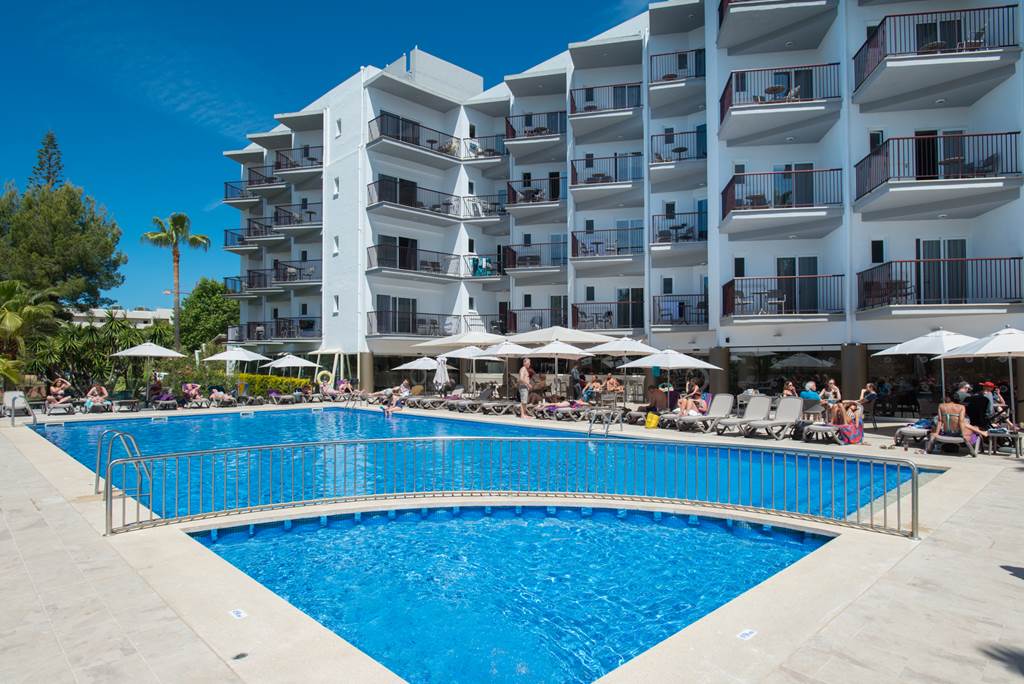 PMI_74207_Fergus_Bermudas_0617_13.jpg