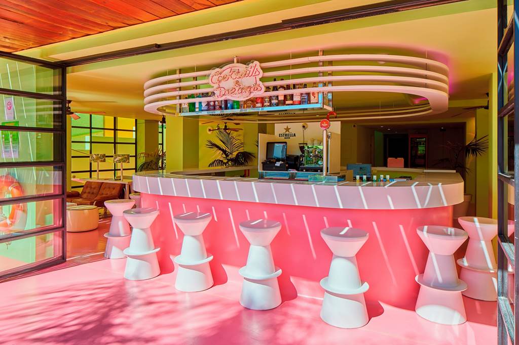 IBZ_78706_Tropicana_Ibiza_Suites_1224_06.jpg