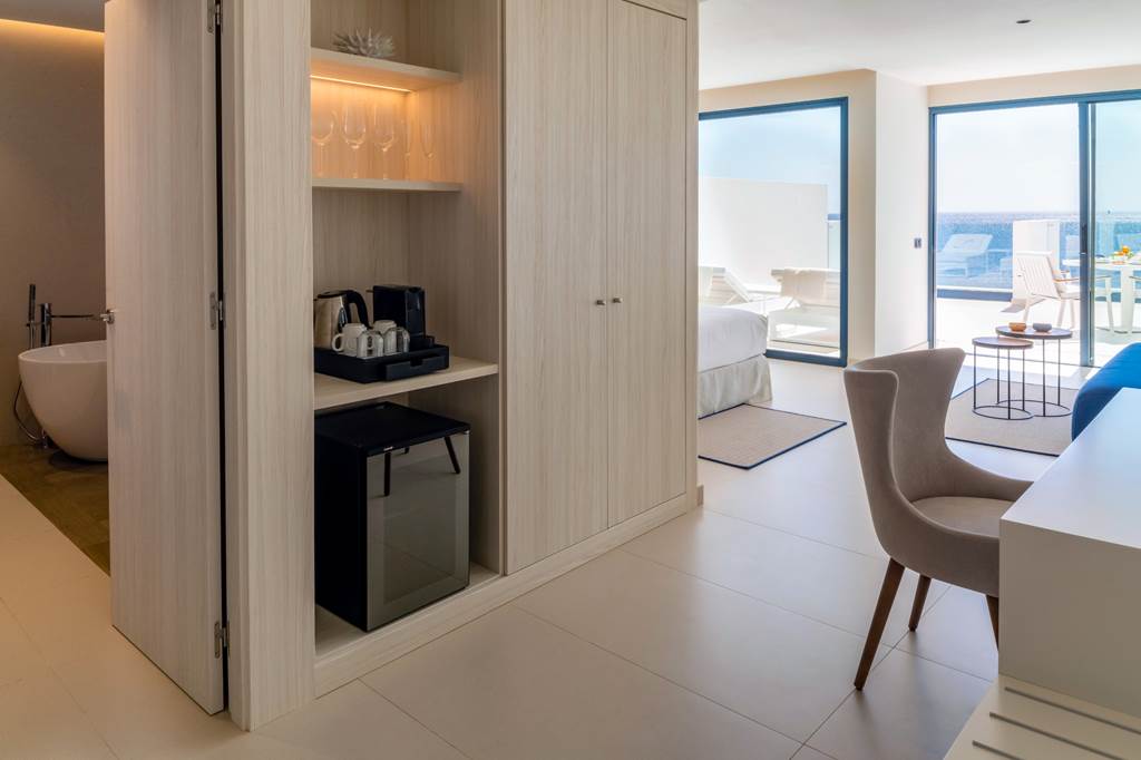 ACE_83777_Royal_Marina_Suites_Boutique_Hotel_0522_19.jpg