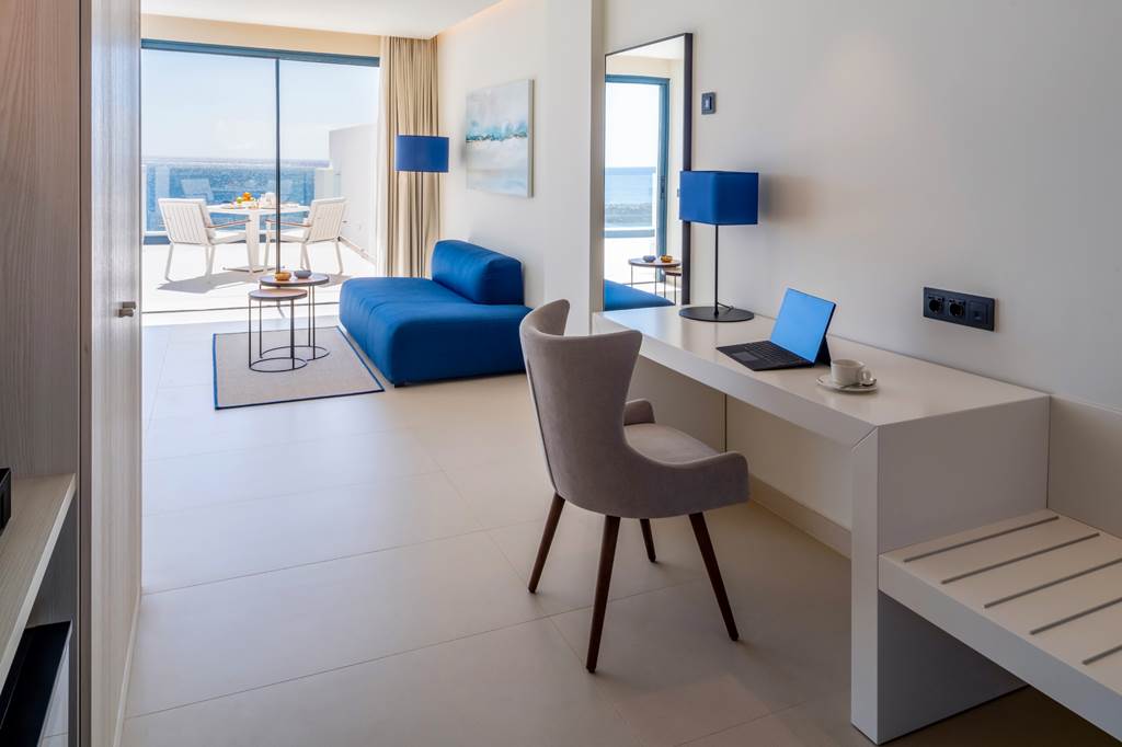 ACE_83777_Royal_Marina_Suites_Boutique_Hotel_0522_18.jpg