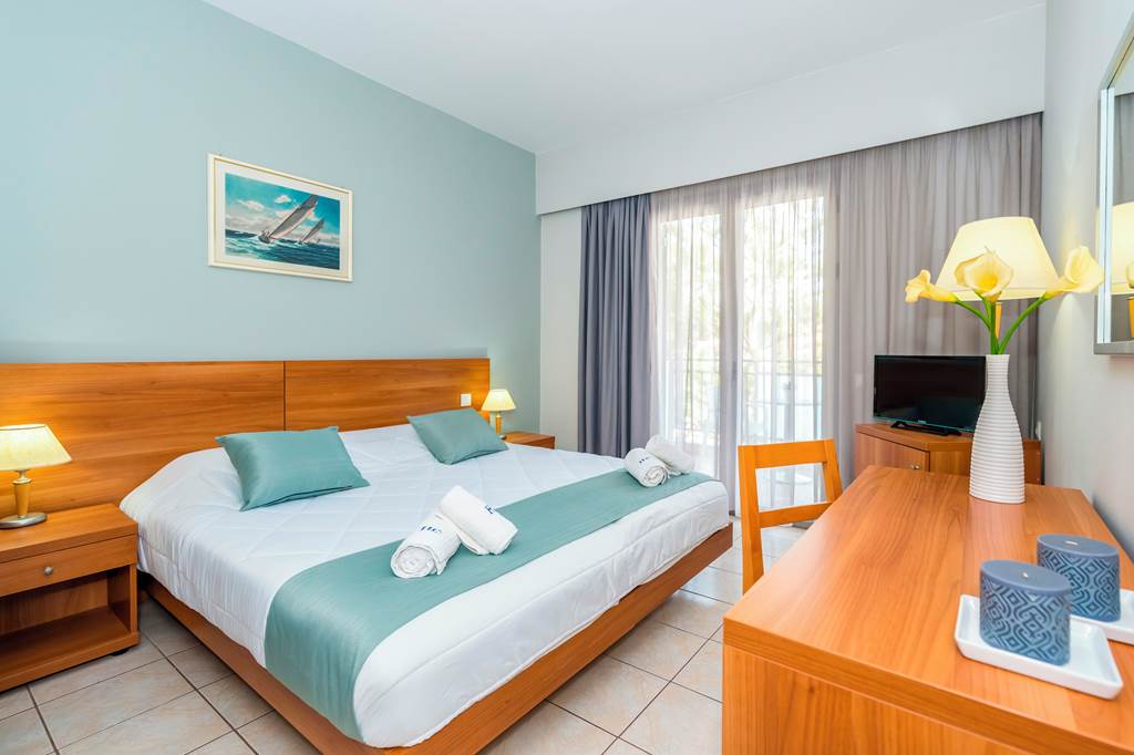 ZTH_72045_Contessa_Hotel_1220_02.jpg