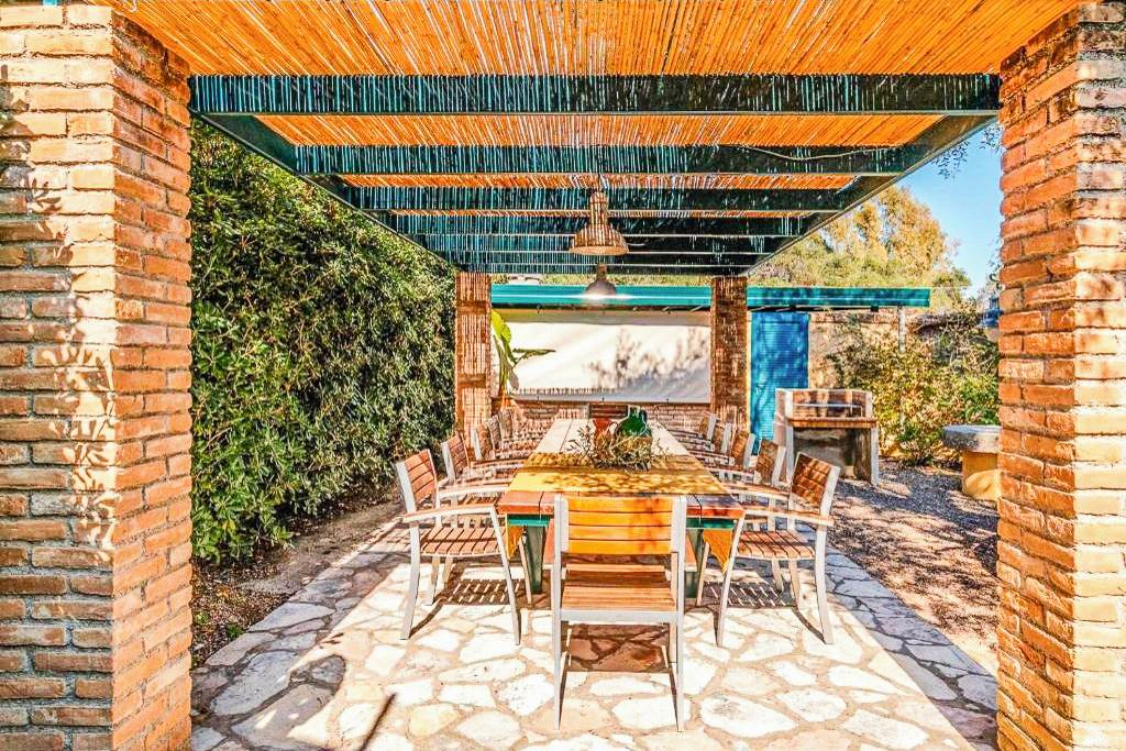 CFU_86777_Villa_Barbati_Beachfront_1223_06.jpg