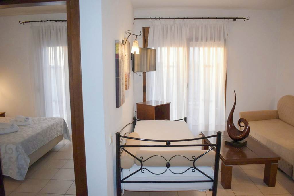 SKG_74414_Hotel_Nereides_0824_02.jpg