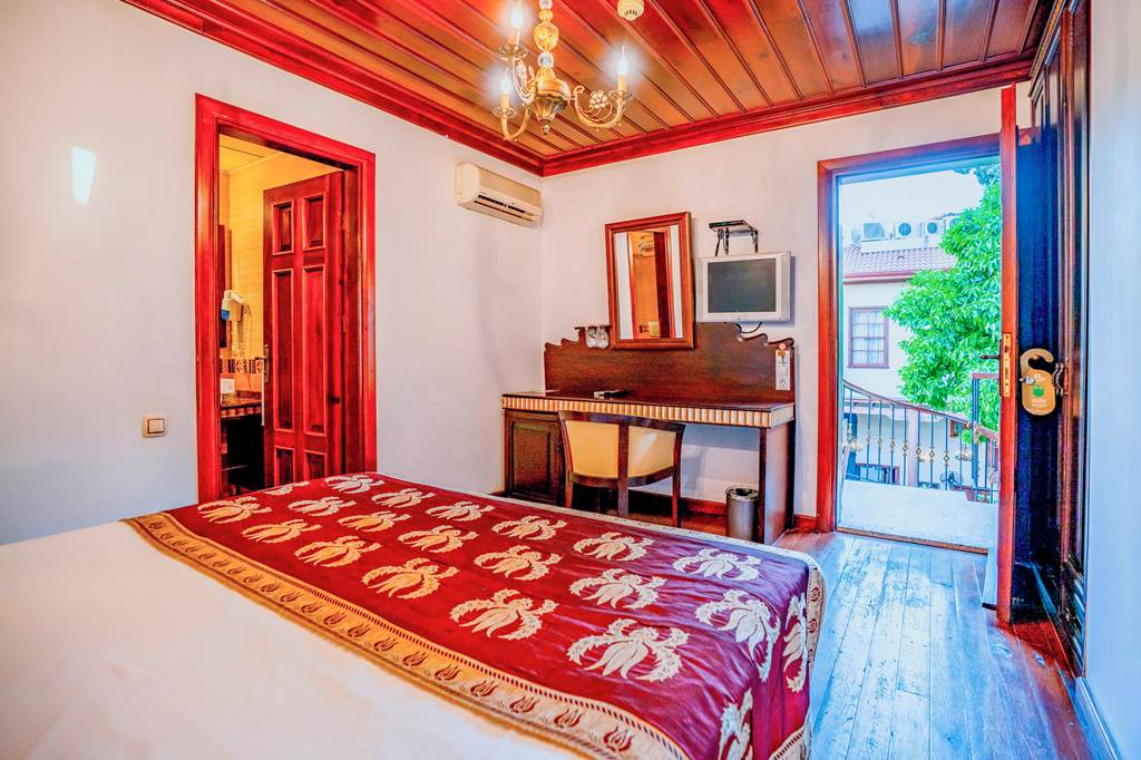 AYT_85000_Mediterra_Art_Boutique_0123_09.jpg