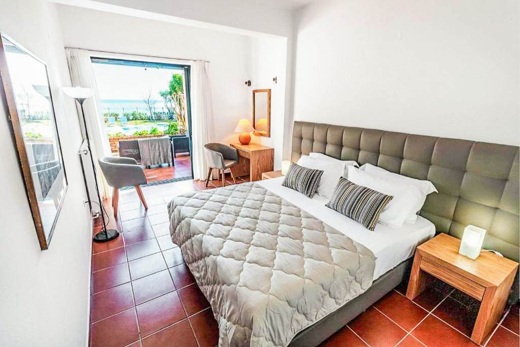 CFU_86777_Villa_Barbati_Beachfront_1223_13.jpg
