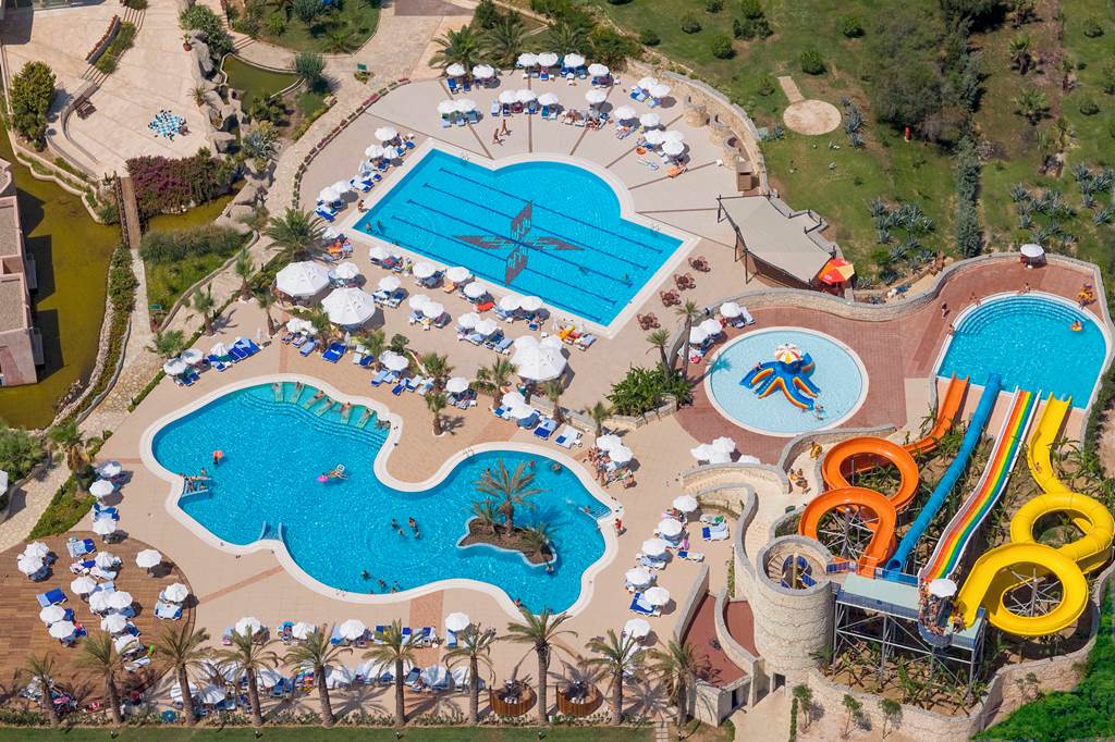 AYT_88640_Club_Blue_Waters_1124_06.jpg