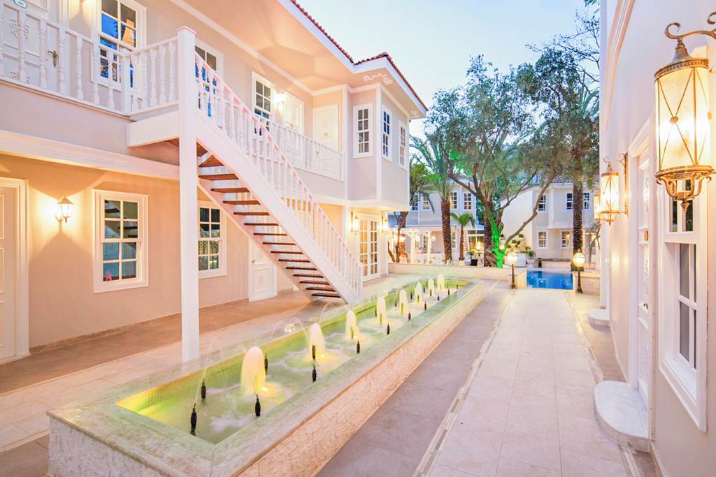 AYT_85126_Elegance_East_Hotel_0123_06.jpg