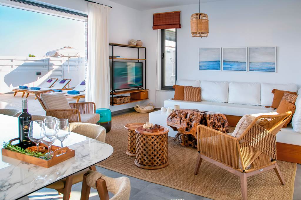 LCA_83023_Louis_Chris_Le_Mare_Gold_Villa_0821_10.jpg