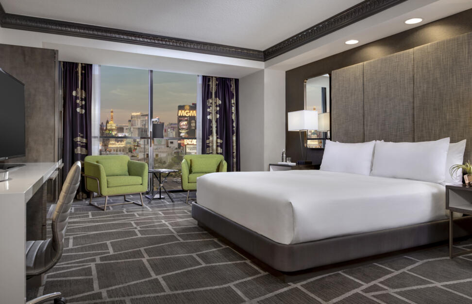 Luxor-Las-Vegas-2.jpg