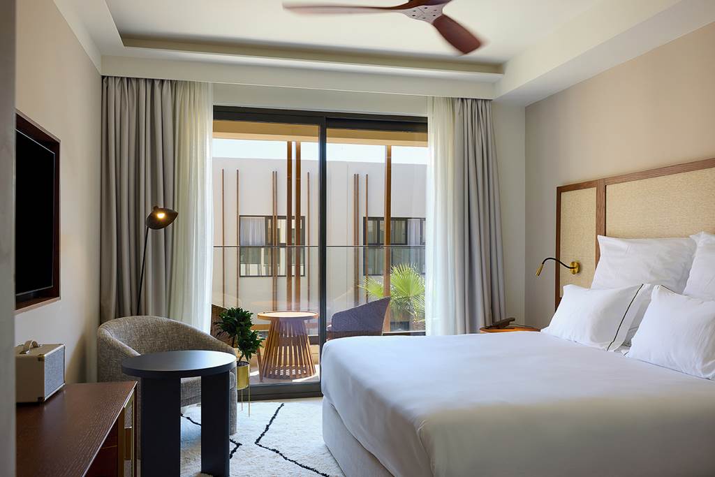 CHQ_86713_Isla_Brown_Chania_Resort_0924_05.jpg