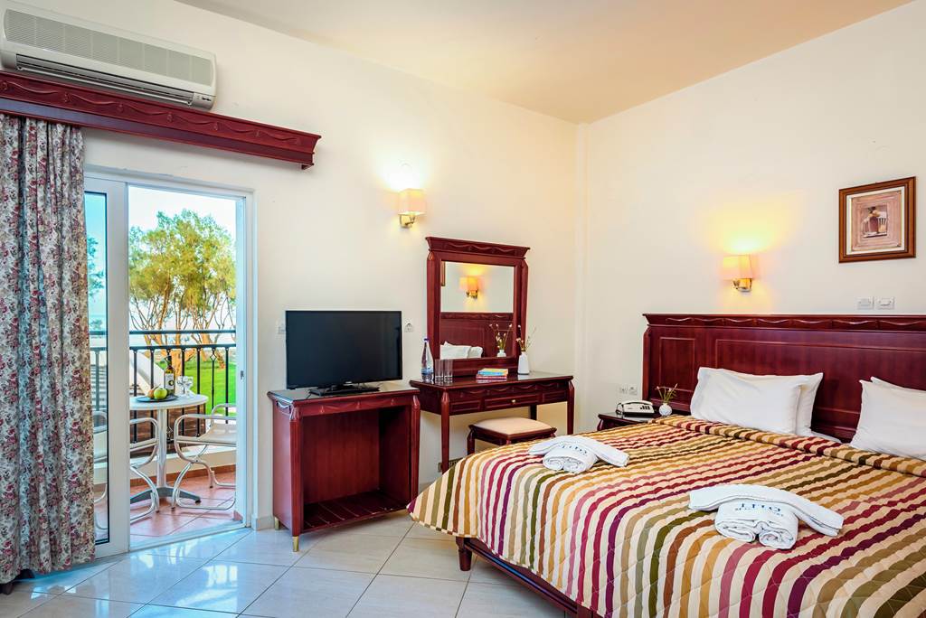 CHQ_84271_Lito_Beach_Hotel_1022_19.jpg